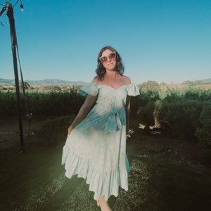 Meet your seller! 💁🏻‍♀️💕👗